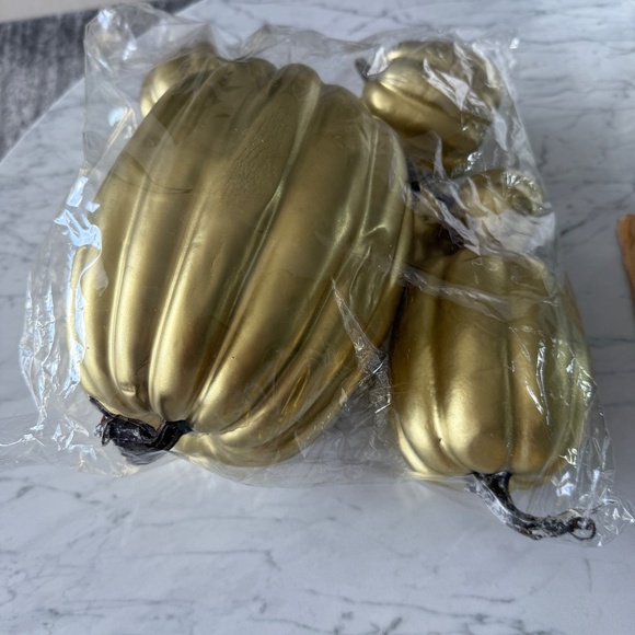 NEW Pumpkins Set – Golden Harvest Home Décor (7pcs) - Picture 3 of 4